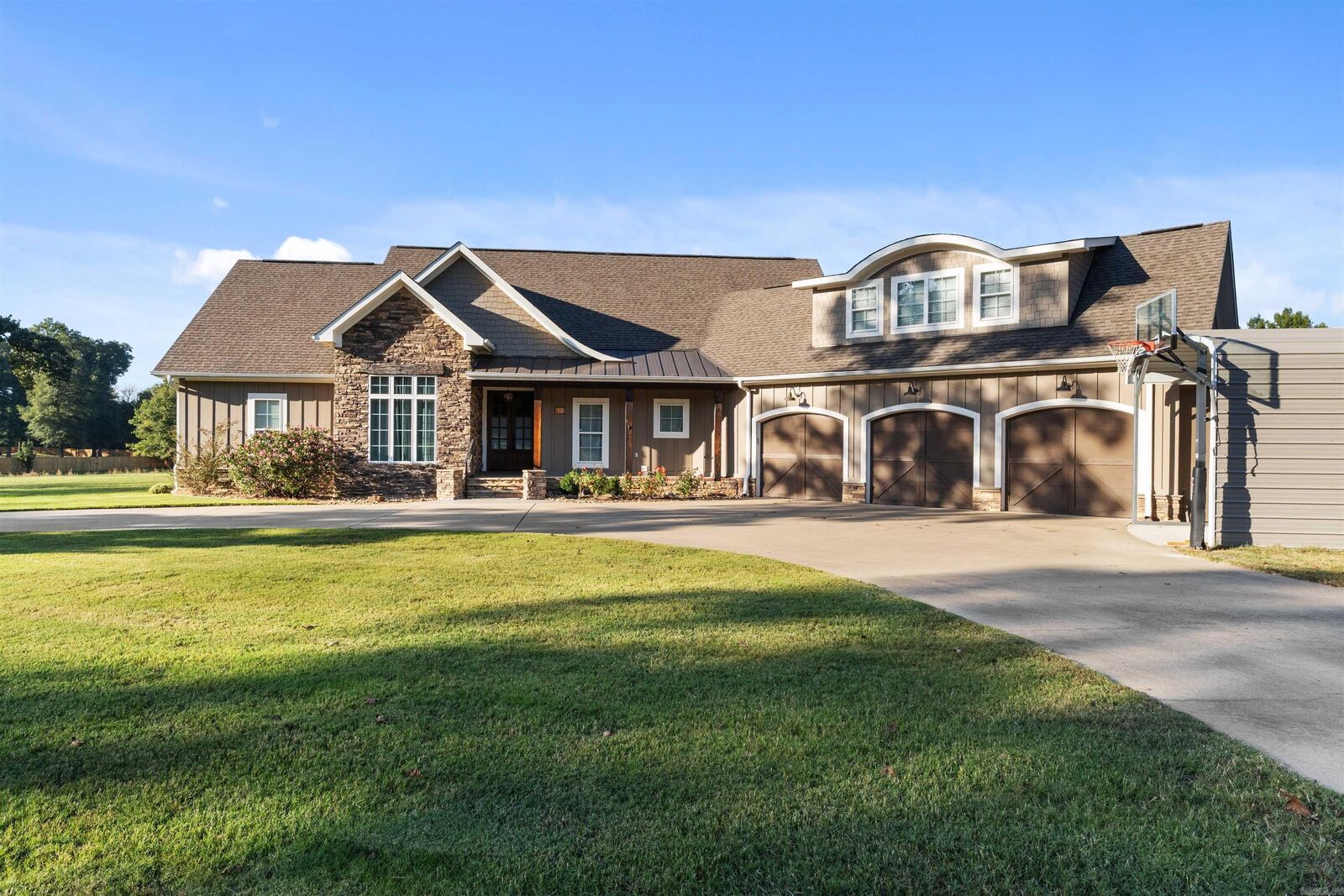 Property Photo: 13 Sandlewood Road AR 72058