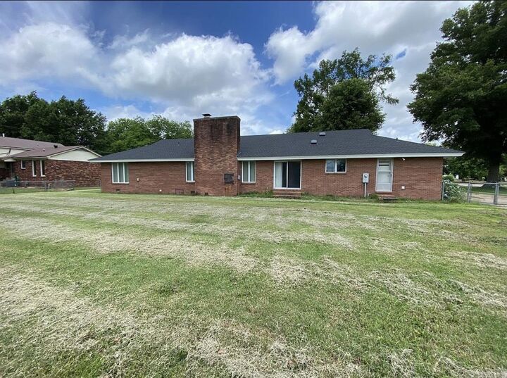 Property Photo: 205 W Riverside Drive AR 72365