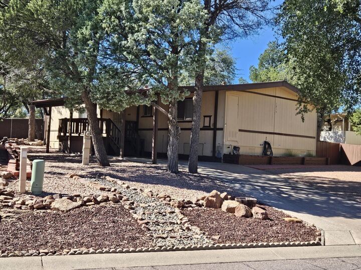 Property Photo: 1215 W Birchwood Road AZ 85541