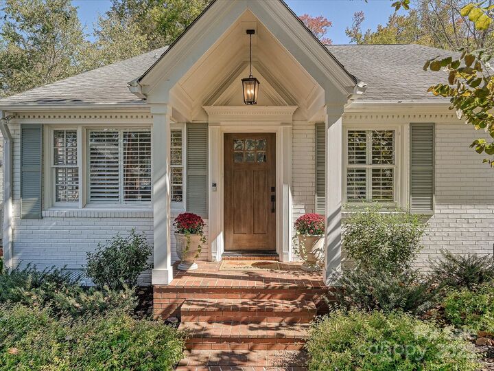 Property Photo:  1937 Brandon Circle  NC 28211 