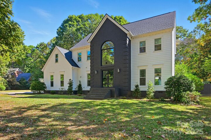 Property Photo: 11917 Shady Oak Court NC 28227