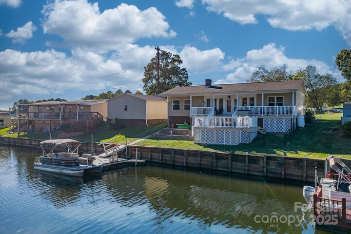 Property Photo: 349 Taylorsville Beach Court NC 28681