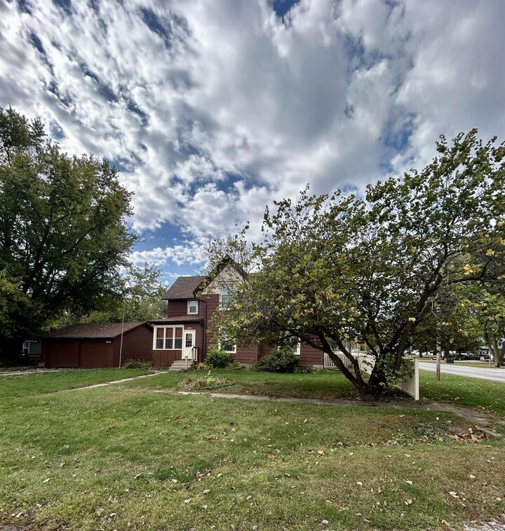 Property Photo: 319 Sycamore Street IA 50046