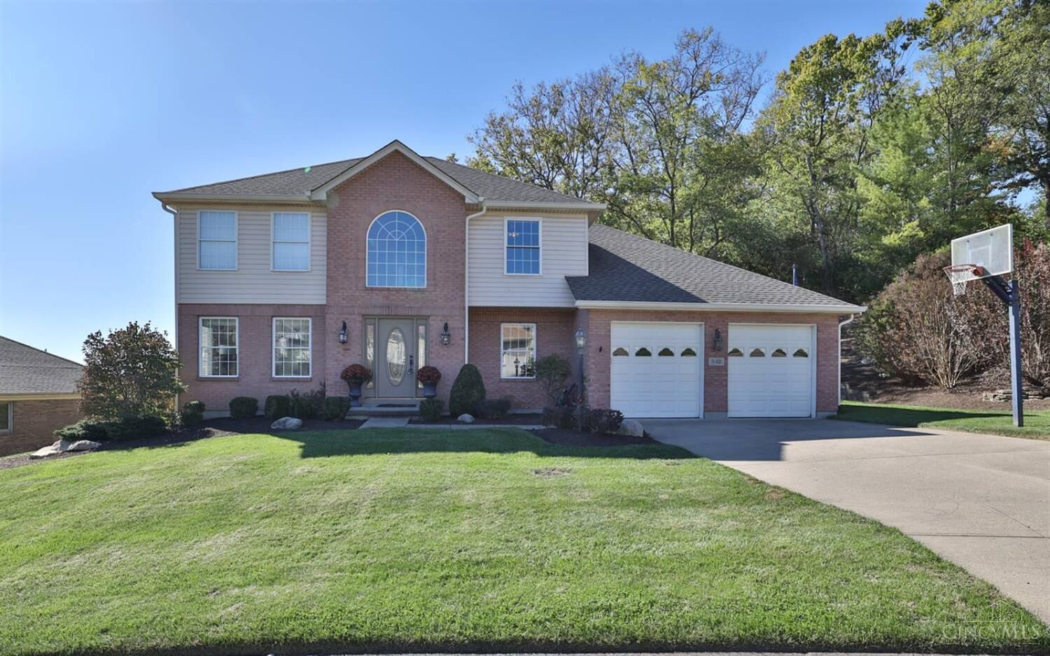 Property Photo: 542 Aston View Lane OH 45002