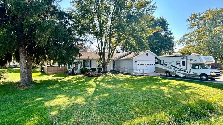 Property Photo: 7691 Lake Drive Road OH 43056