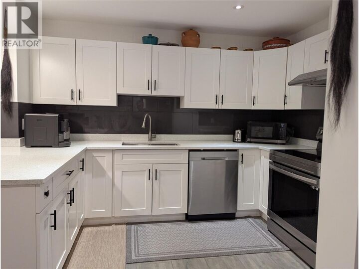 Property Photo: 1915 Pacific Court 401 BC V1Y 8B3