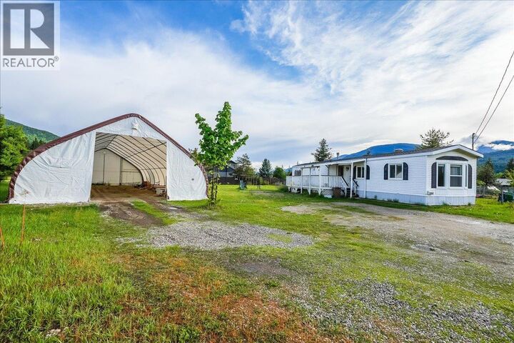 Property Photo: 996 Waterloo Road BC V1N 4M3
