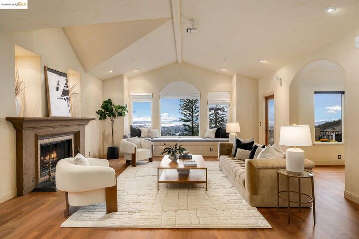 Property Photo: 6257 Virgo Rd CA 94611