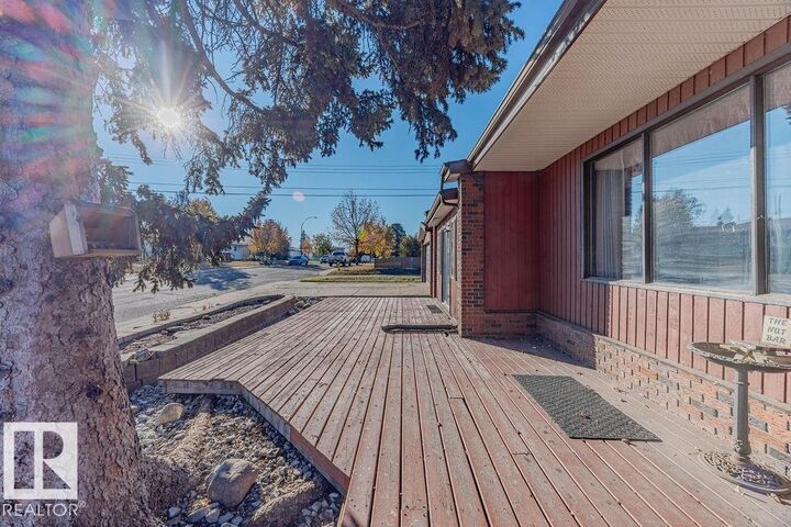 Property Photo:  13546 90 Street NW  AB T5E 3N1 