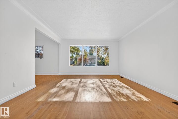 Property Photo: 13932 117 Avenue NW AB T5M 3J4