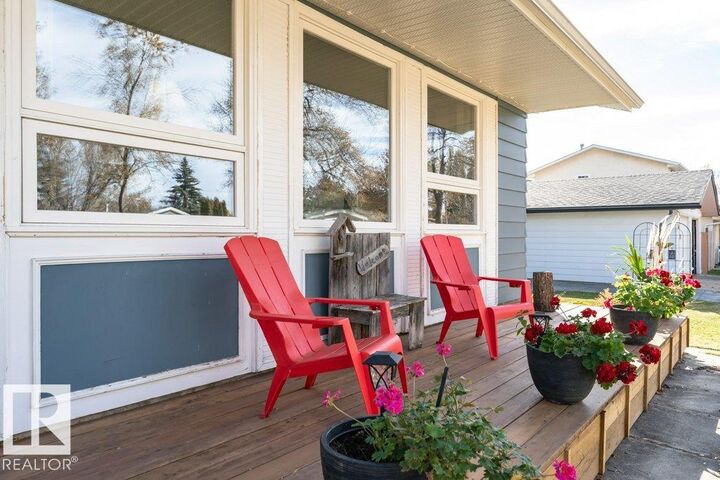 Property Photo: 22 Afton Crescent AB T8N 2T3