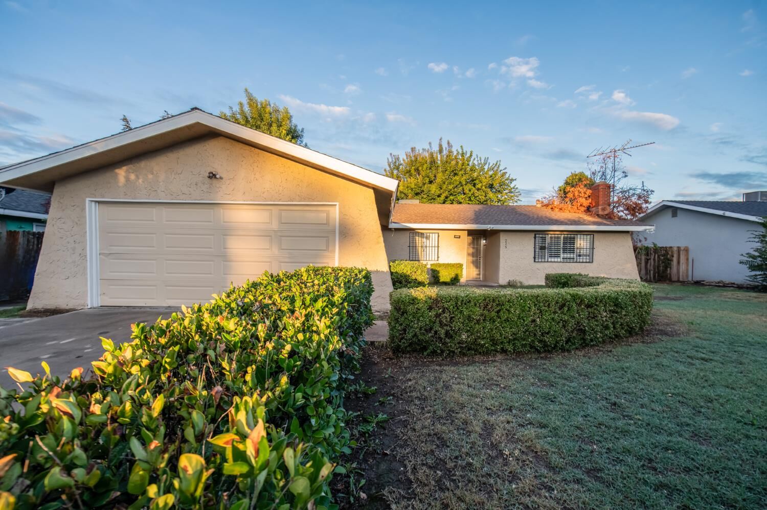 Property Photo:  225 N Sylmar Avenue  CA 93727 