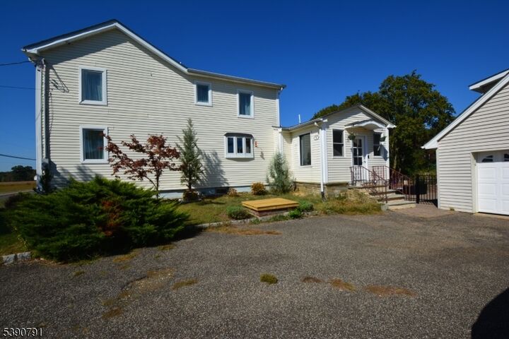 Property Photo:  5 Wyckoffs Millsapplegarth  NJ 08831 