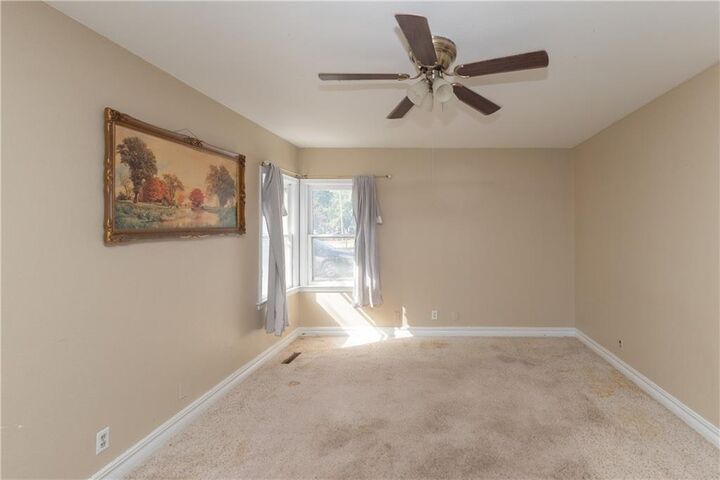 Property Photo: 1018 E 5th Street KS 67335