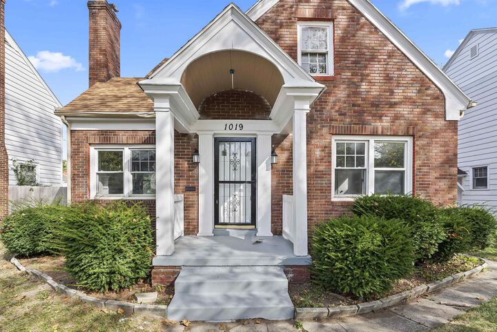Property Photo: 1019 E Rudisill Boulevard IN 46806-1890