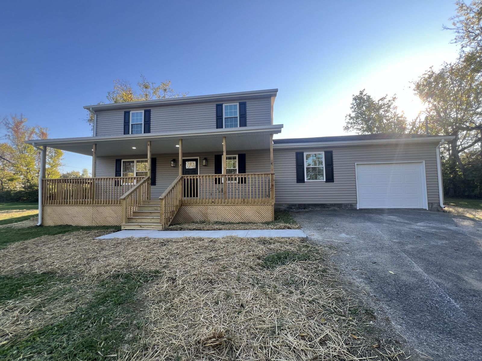 Property Photo:  1007 N Maywood Road  KY 40484