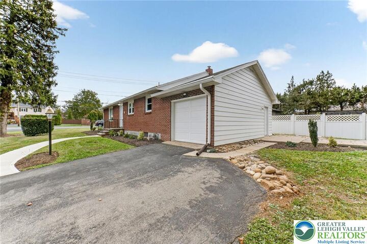 Property Photo:  1305 Statten Avenue  PA 18017 
