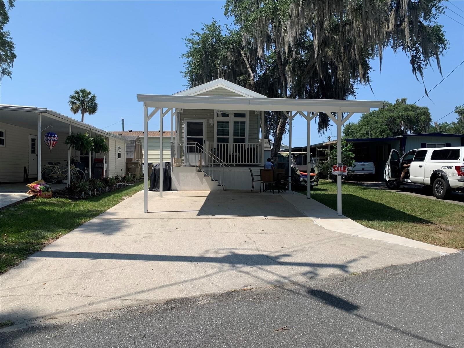 Property Photo:  699 Cindi Avenue  FL 34788 