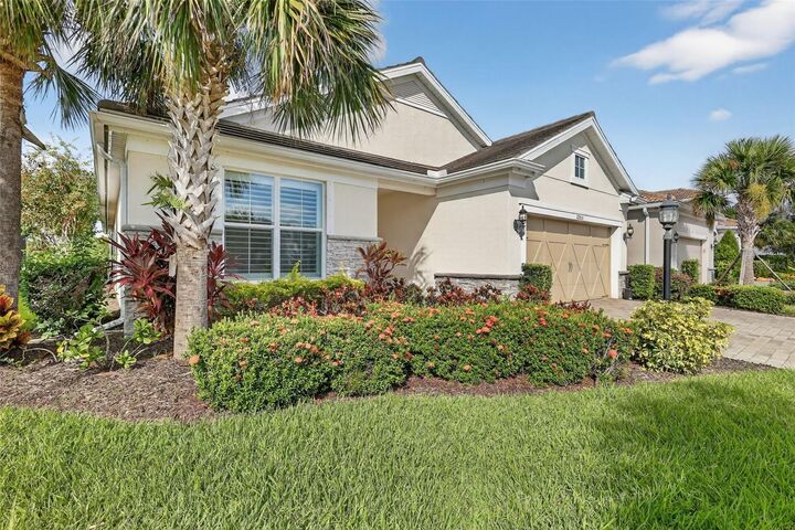Property Photo: 12011 Blue Hill Trail FL 34211