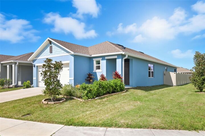 Property Photo:  3604 Sungrove Circle  FL 32771 