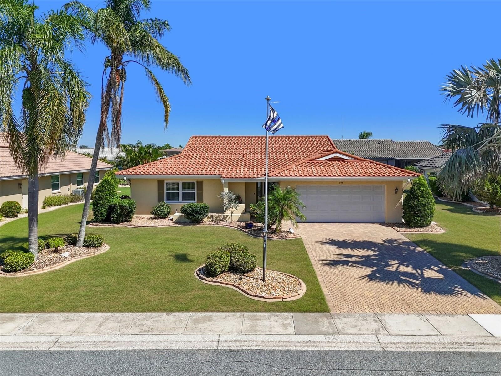 Property Photo: 706 Plumbrook Road FL 33573