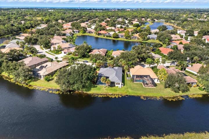 Property Photo: 392 Park Trace Boulevard FL 34229