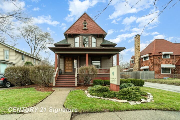 Property Photo: 909 S Michigan Avenue MI 48602