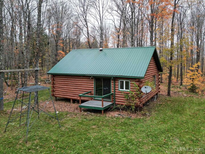 Property Photo:  500 Fence River Road  MI 49920 