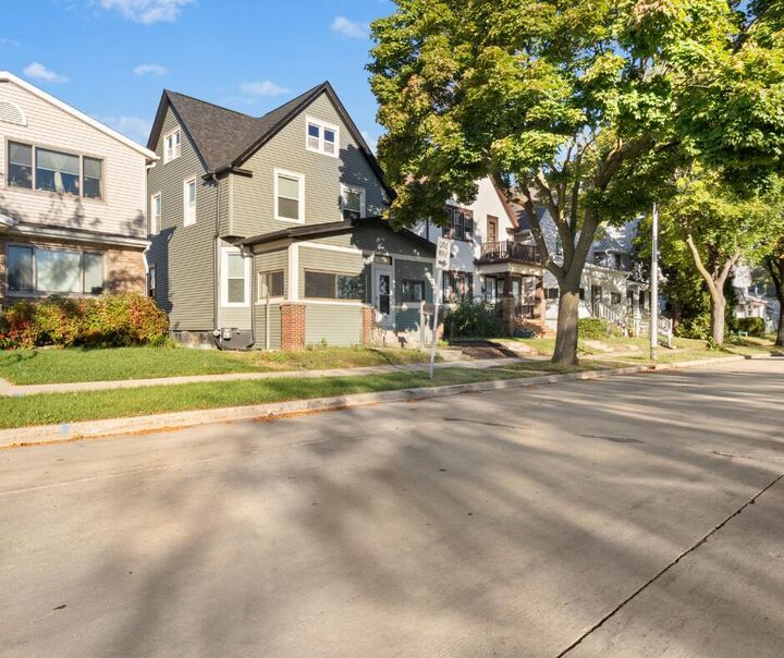 1337 S 71st St  West Allis WI 53214 photo