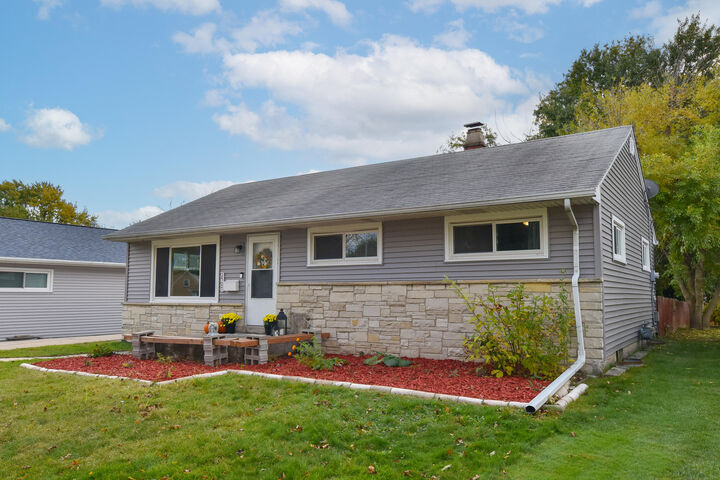 2507 W Whitaker Ave  Milwaukee WI 53221 photo