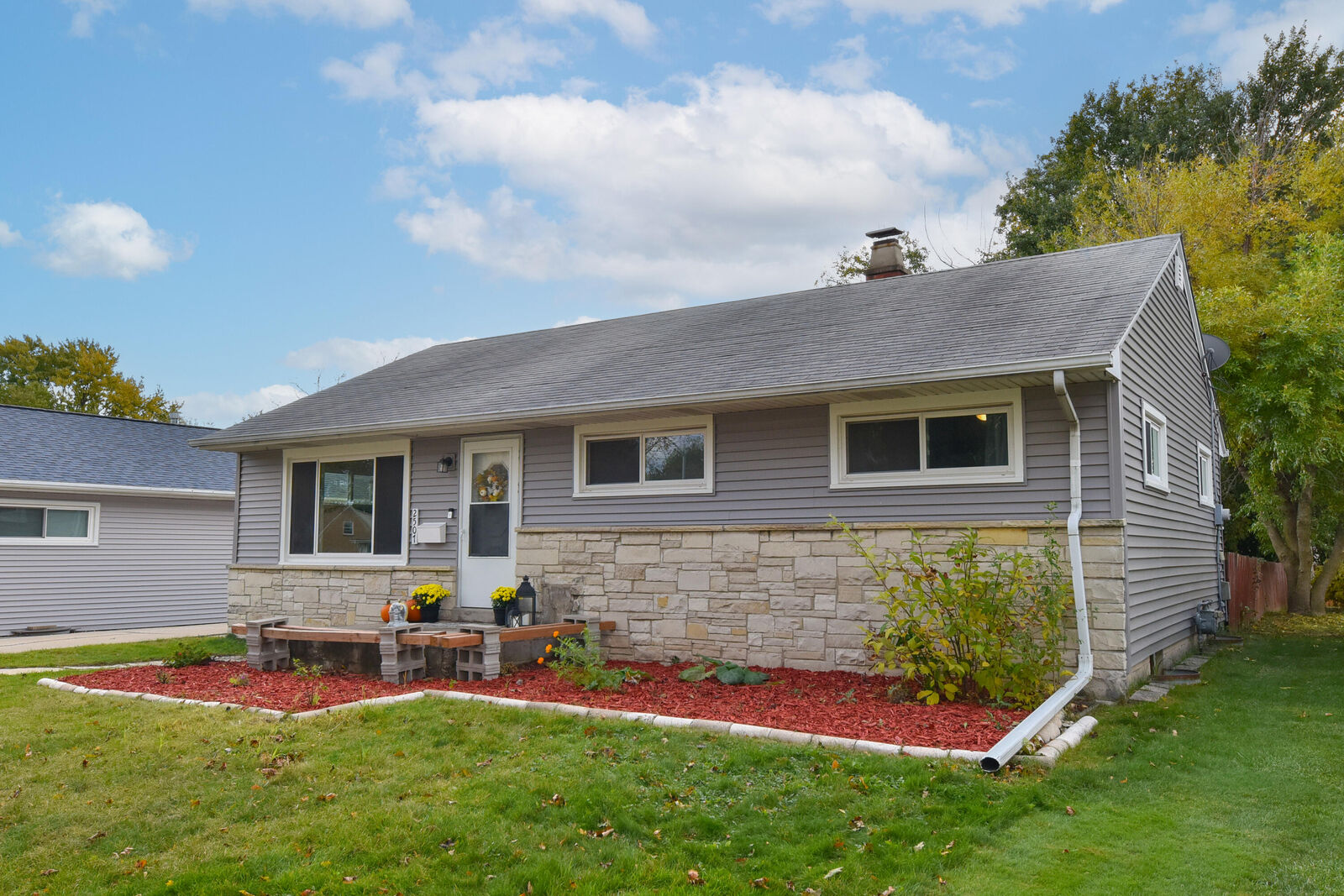 Property Photo: 2507 W Whitaker Ave WI 53221