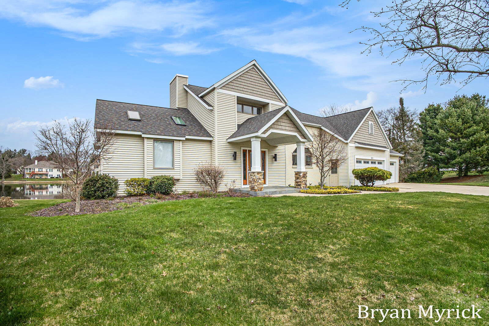 Property Photo: 921 Meadow Ridge Drive MI 49424