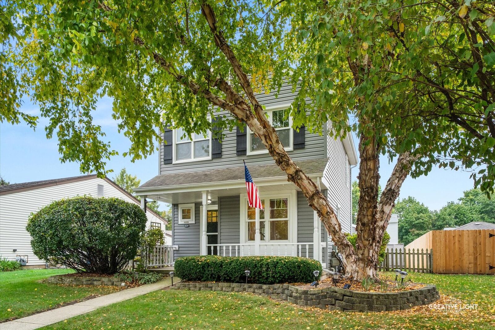 Property Photo:  904 Geneva Drive  IL 60134 