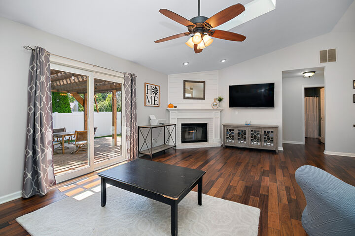 Property Photo:  1248 Madison Court  IL 60915