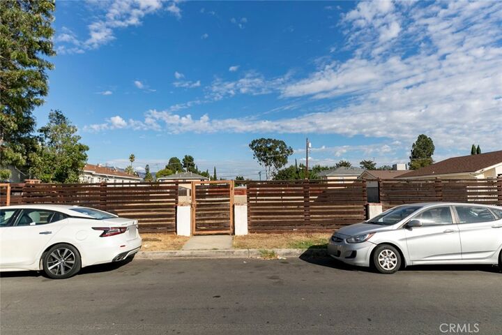 Property Photo: 5642 Riverton CA 91601