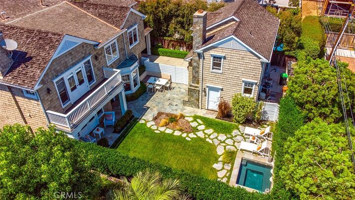 Property Photo:  424 Snug Harbor Road  CA 92663 