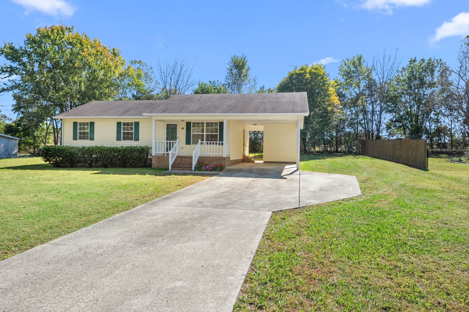 Property Photo:  458 Woods Edge Rd  TN 37398 