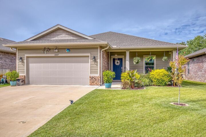 Property Photo:  1847 Medlin Court  FL 32566 