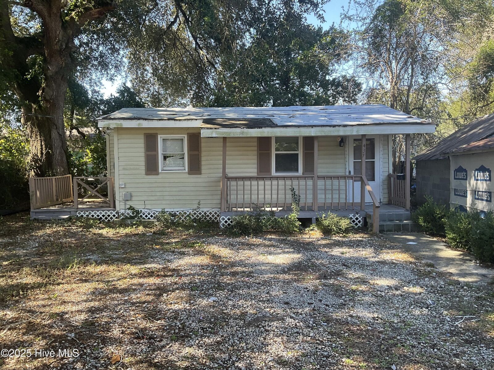 Property Photo: 437 Maides Avenue NC 28405