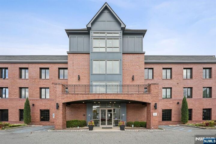 Property Photo:  41 W Prospect Street  NJ 07463 