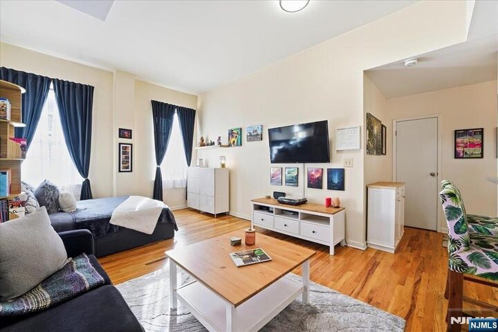 186 Wayne Street 214D  Jersey City NJ 07302 photo