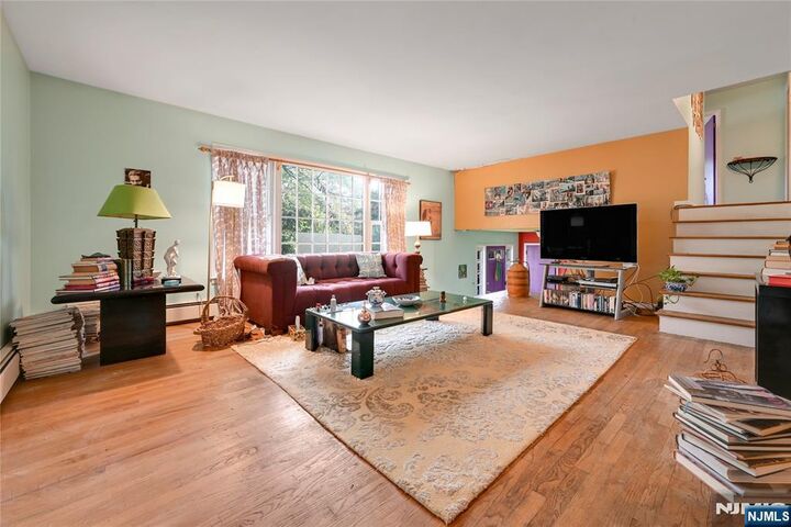 7 Edgewood Court  Hillsdale NJ 07642 photo