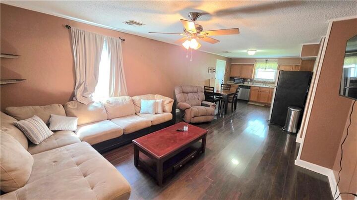 Property Photo: 113 Apricot Street LA 70037