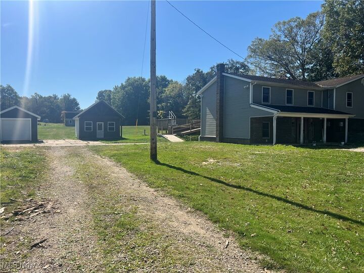 Property Photo: 3827 Housel Craft Road OH 44491