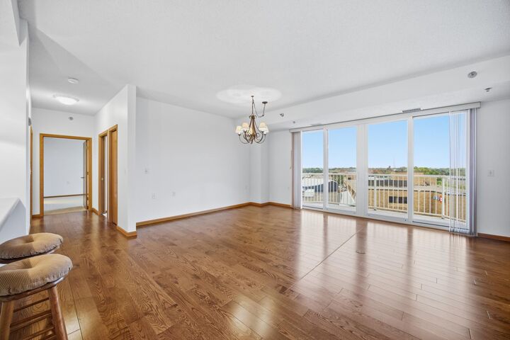 Property Photo:  6600 Lyndale Avenue S 806  MN 55423 