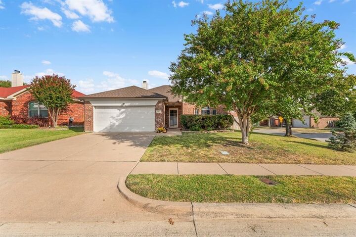 Property Photo:  4029 Tallgrass Trail  TX 76244