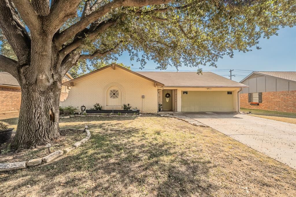 Property Photo:  4108 Longleaf Lane  TX 76137