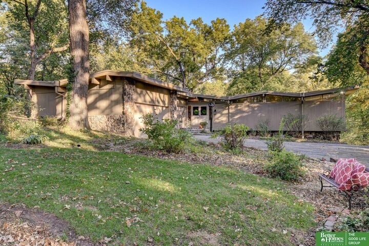 9322 Oak Street  Omaha NE 68124 photo