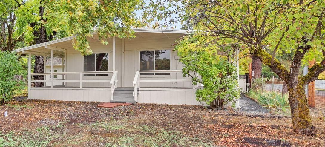 Property Photo: 335 Tavis Drive OR 97532