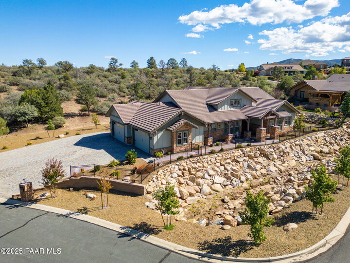 Property Photo: 1585 Estancia Way AZ 86301